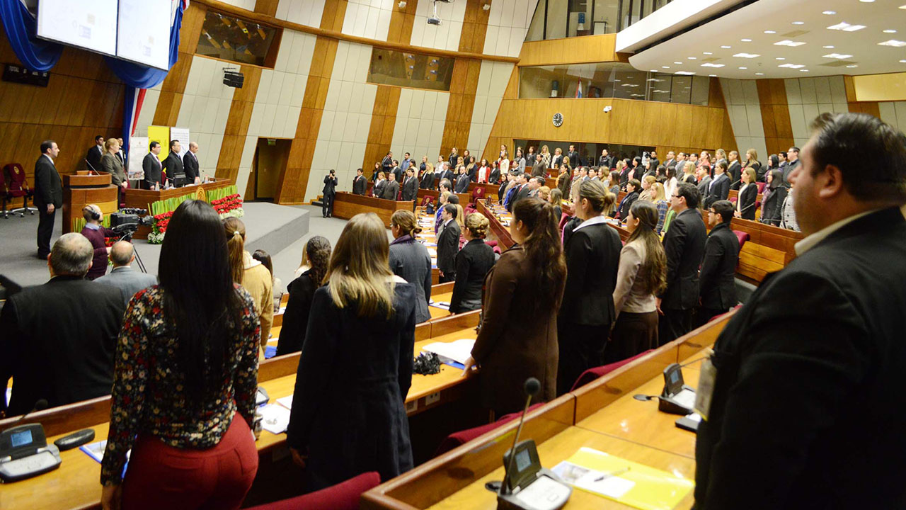 Legisladores Paraguayos se comprometen a la plena implementación del Estatuto de Roma y la ratificación de las Enmiendas de Kampala.