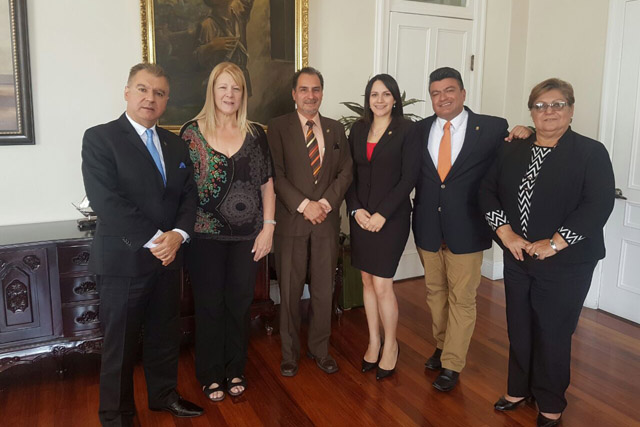 El compromiso de Costa Rica con la justicia internacional, la democracia, los derechos humanos y el Estado de derecho ha sido ilustrado por las numerosas iniciativas de los miembros de PGA en la Asamblea Legislativa.