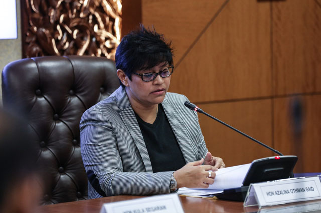 Hon. Azalina Othman Said, Minister of Law, addressing participants at PGA’s Parliamentary Roundtable on the Abolition of the Death Penalty in Malaysia and in Asia (photograph courtesy of the Parliament of Malaysia)