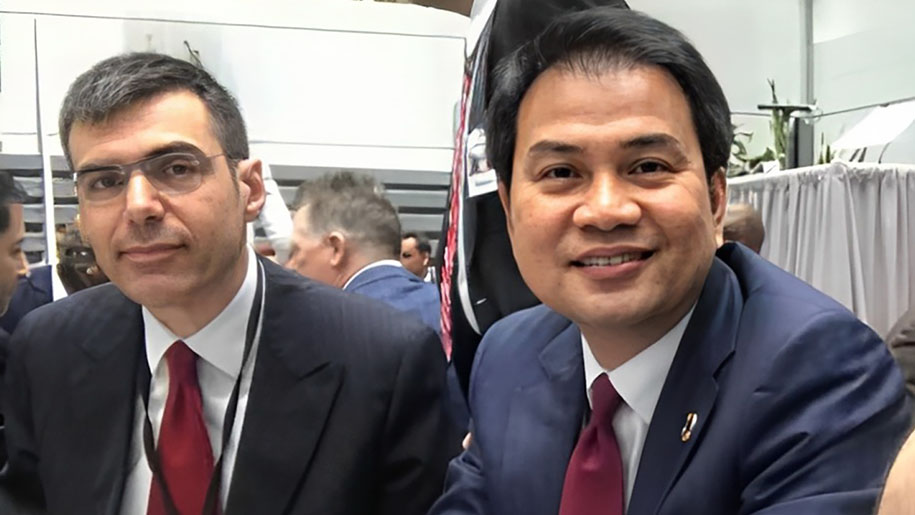 Dr. Aziz Syamsuddin and PGA Secretary General, David Donat Cattin at the Global Parliamentary Conference on the World Bank and the IMF (Washington, 2018).