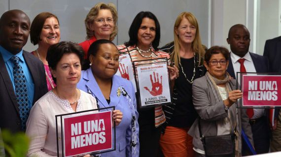 Apoyo a las mujeres parlamentarias que sufren violencia en todo el mundo