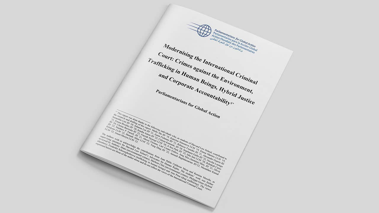 Modernizando la Corte Penal Internacional: Crímenes contra el Medio Ambiente, Trata de Seres Humanos, Justicia Híbrida y Responsabilidad de las Empresas
