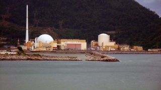"Usina nuclear de Angra dos Reis" by Rodrigo_Soldon is licensed under CC BY 2.0. To view a copy of this license, visit https://creativecommons.org/licenses/by/2.0/?ref=openverse.