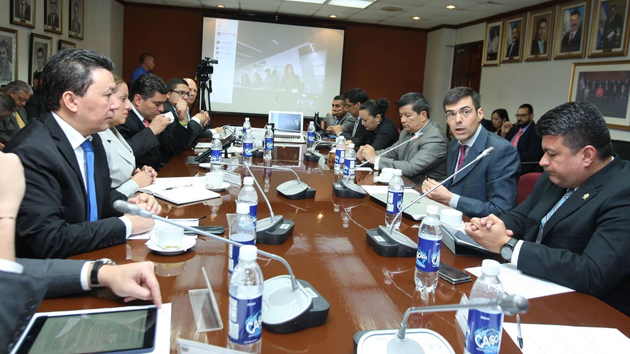 Misión de PGA a El Salvador para asistir a una audiencia de la Comisión de Relaciones Exteriores sobre la cooperación con la CPI.