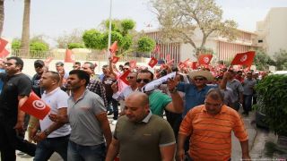 Tunisian authorities must respect democratic institutions 